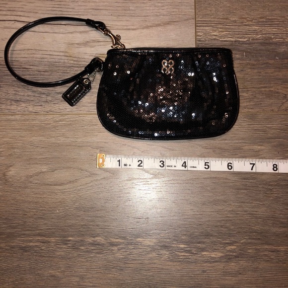 Coach - Picture 2 of 4